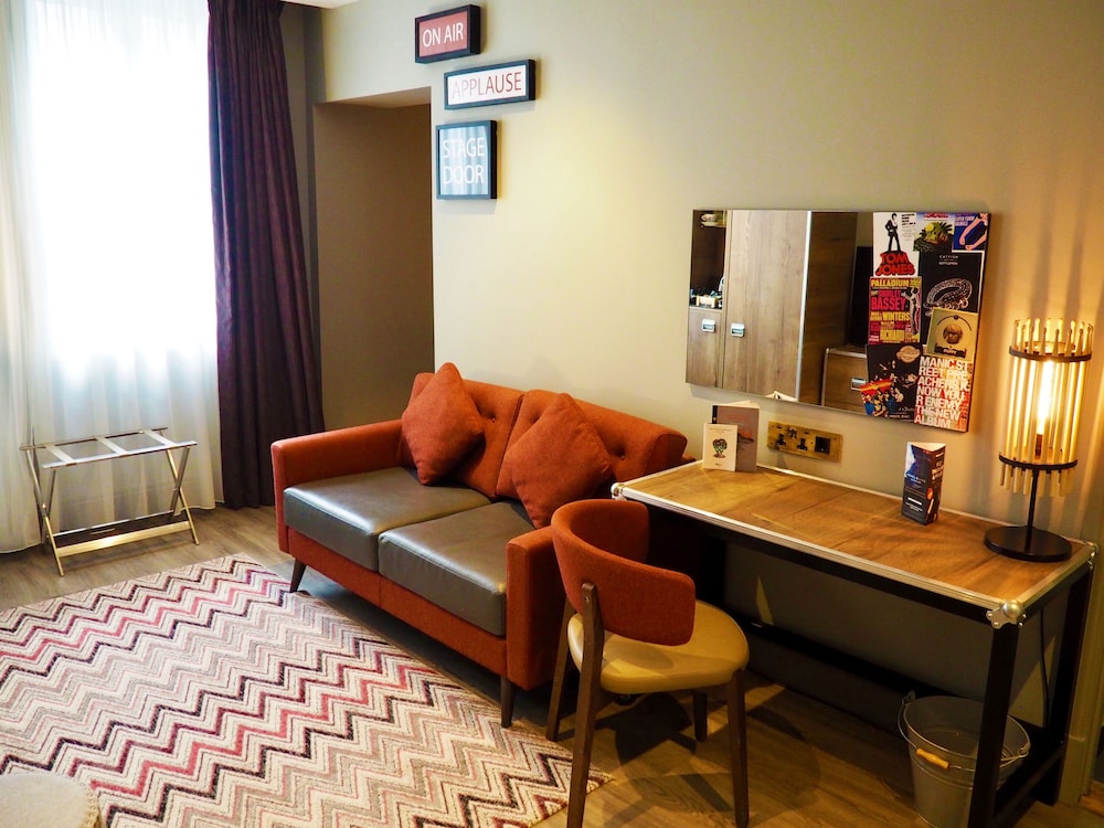 HOTEL INDIGO CARDIFF 50/63