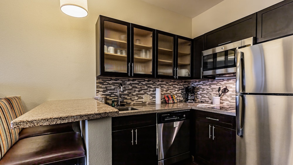 Staybridge Suites Laredo International Airport 27/42