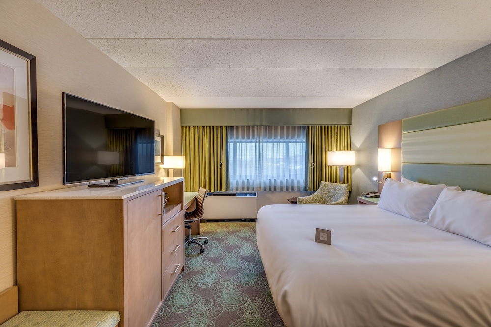 Worklife, King Bed, Accessible