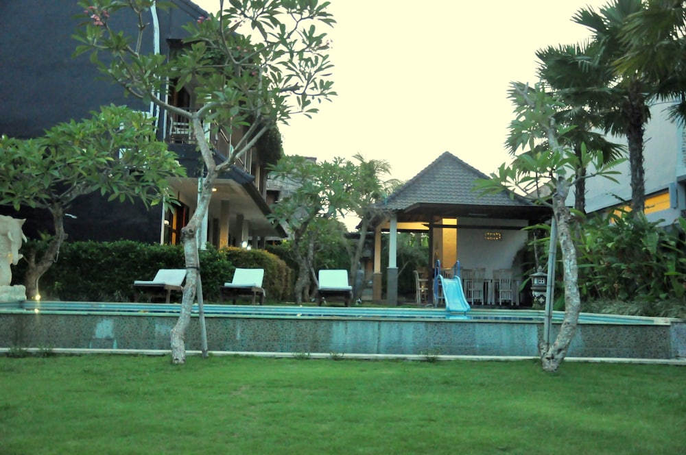 Kubudiuma Villas 8/62