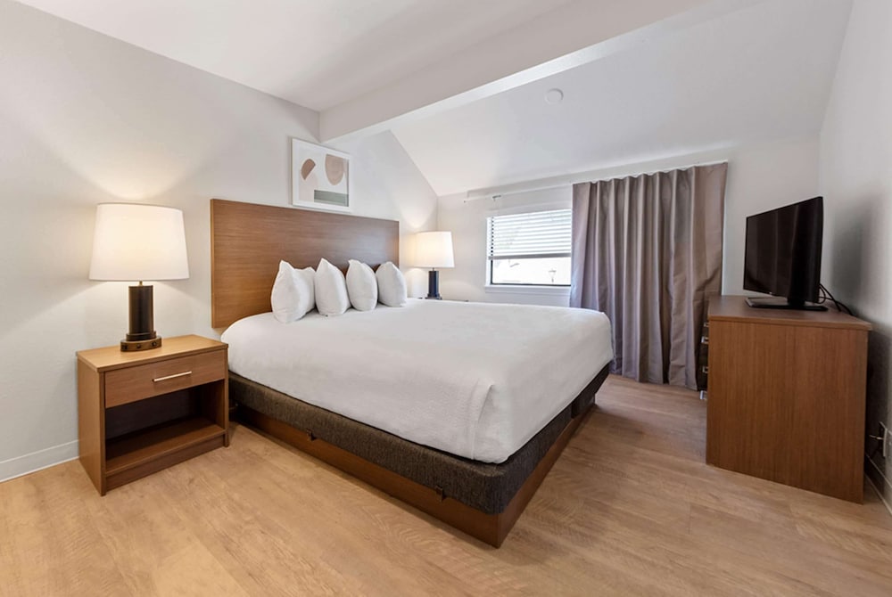 2 BEDROOMS, LOFT