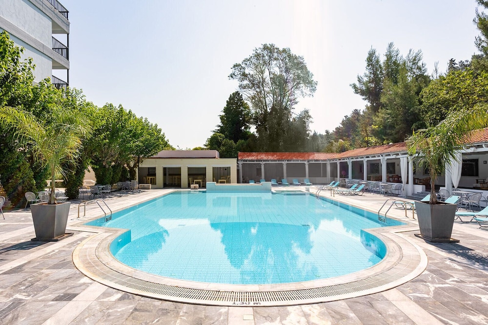 Sun Beach Hotel 49/53