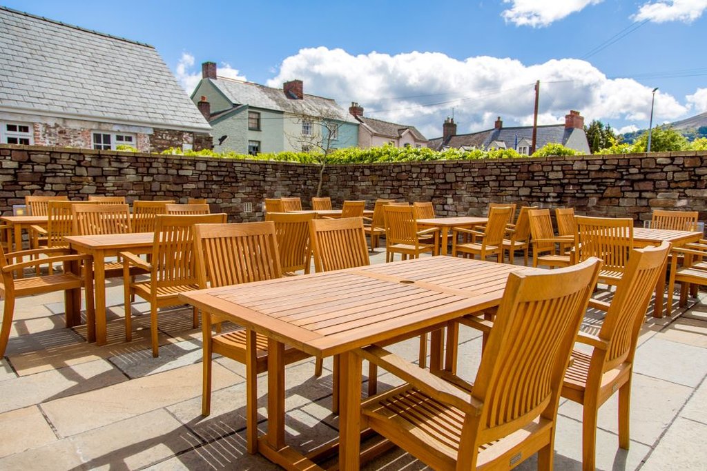 The Angel Hotel, Abergavenny 32/38