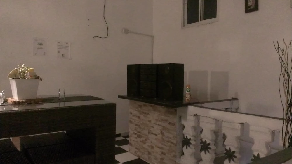 Aarony House Hotel 9/50