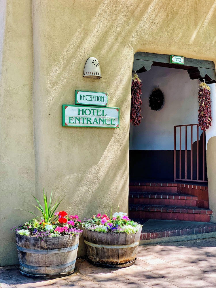 Inn On The Alameda 4/69