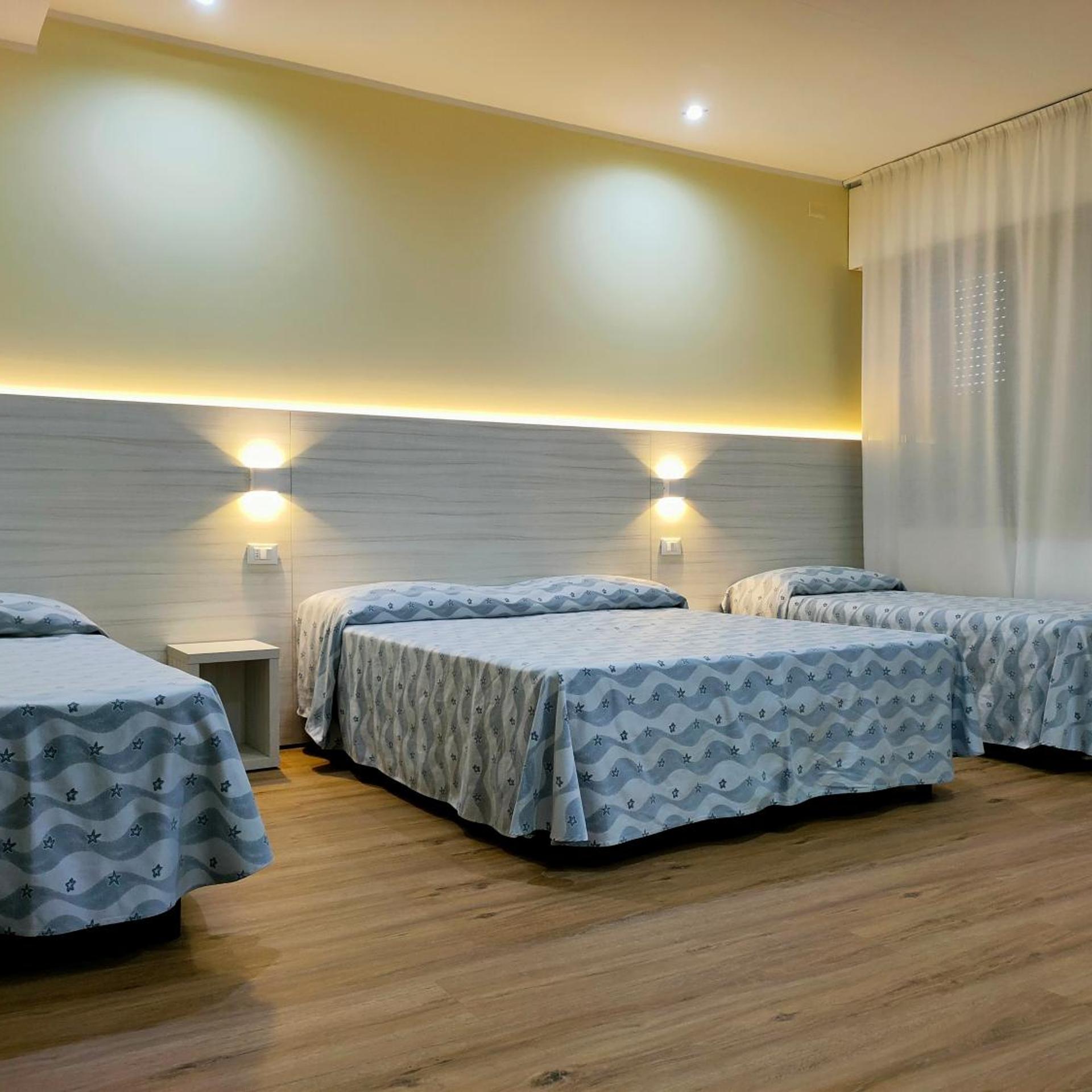 Room, Quintuple
