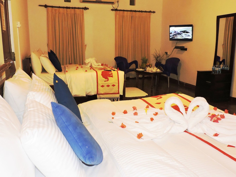 Capital Regency Hotel 12/44