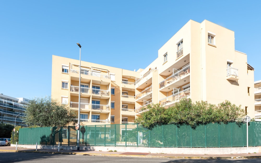 RESIDENCE LA ROSTAGNE 7/50