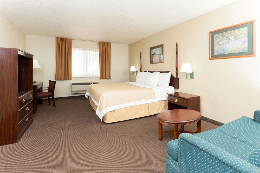 Days Inn by Wyndham Colorado Springs Airport 9/20