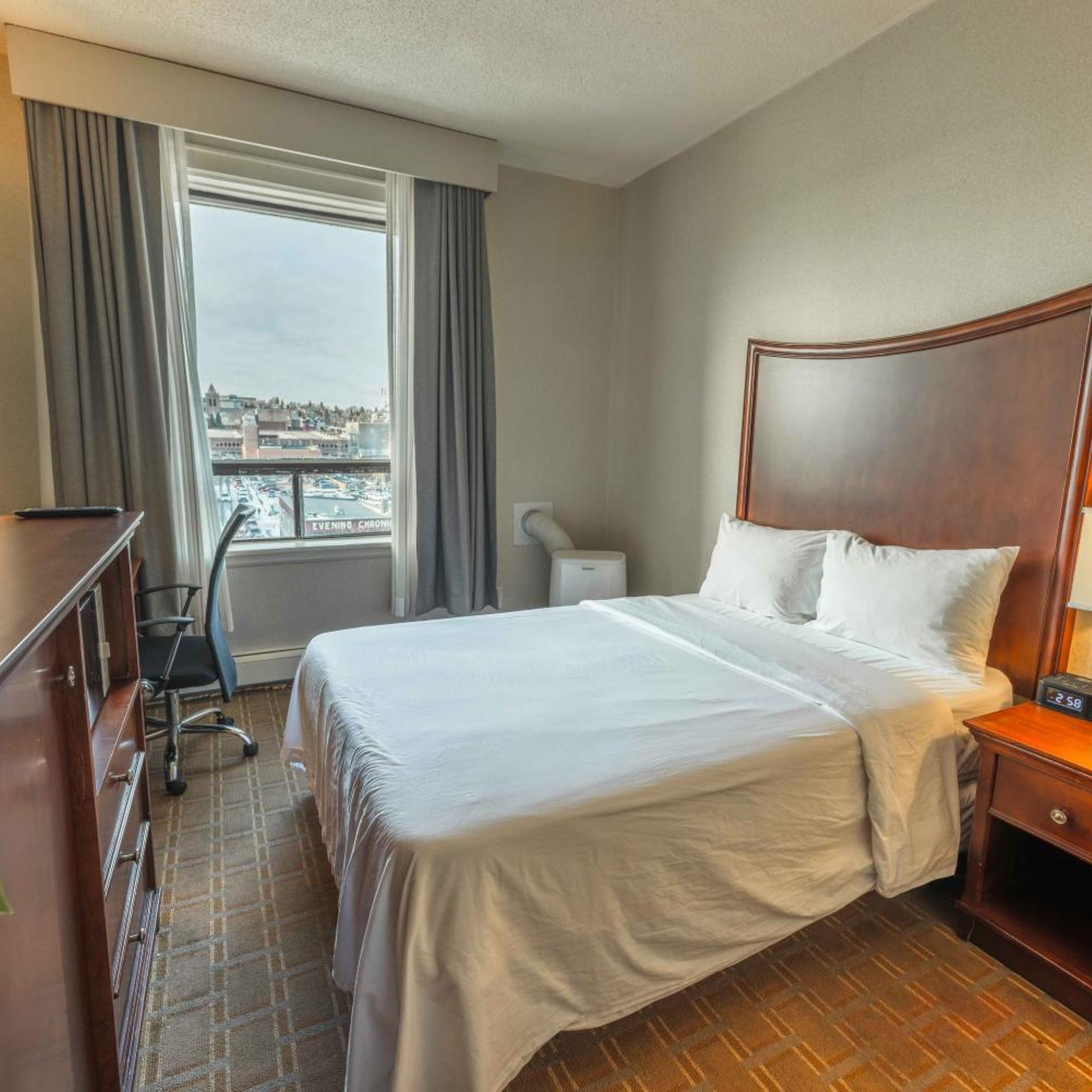 Classic, Double Bed, City View