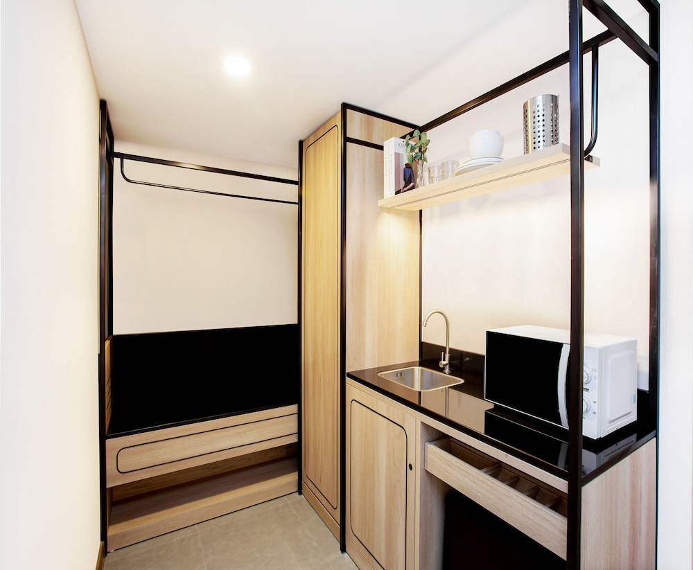 Room, Queen Bed, Kitchenette, Holiday Inn Express & Suites Bangkok Central Pier 5/8