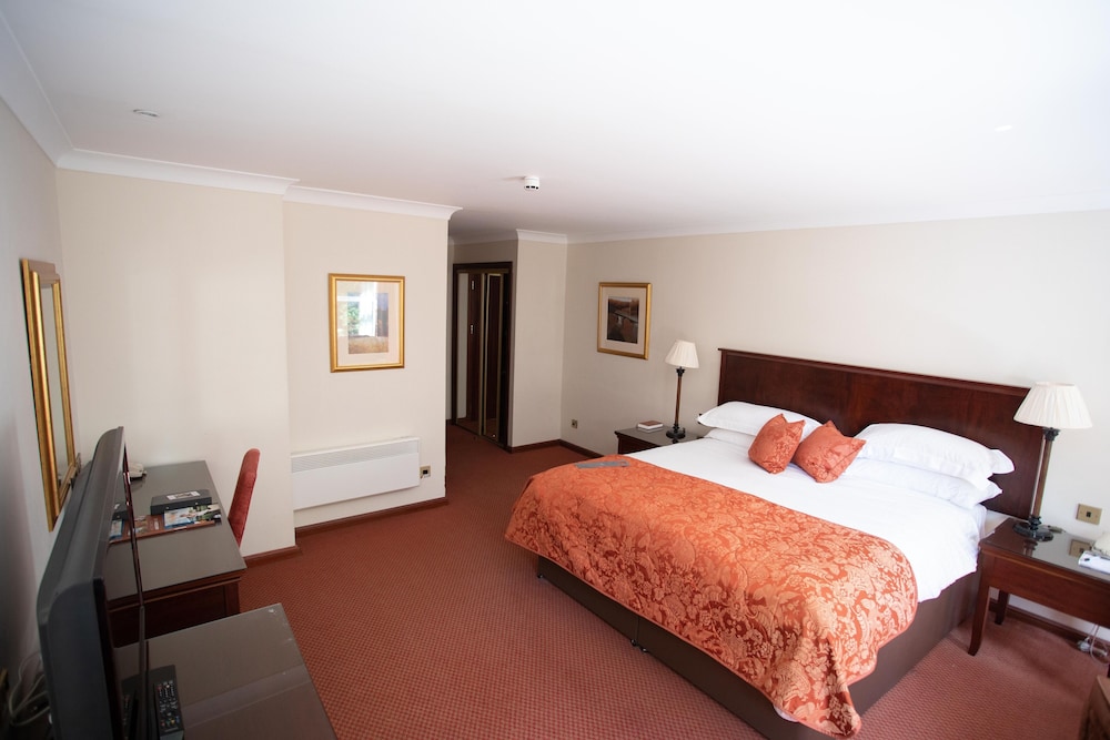 Macdonald Norwood Hall Hotel 6/50