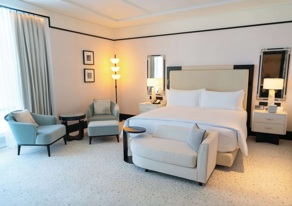 1 BEDROOM, GRAND, SUITE, KING BED