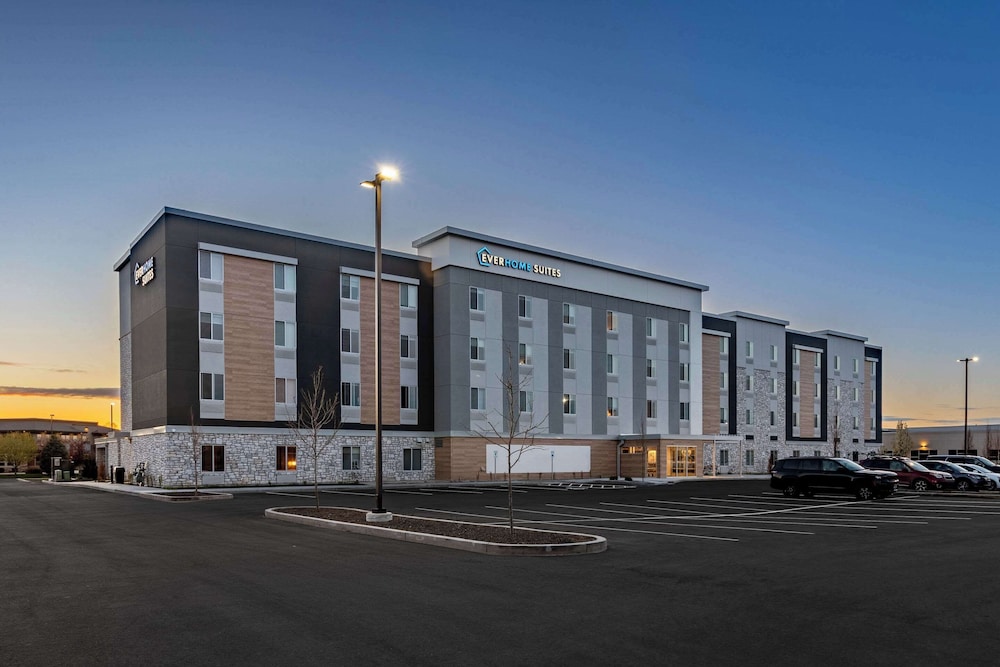 Everhome Suites Nampa Boise 24/32