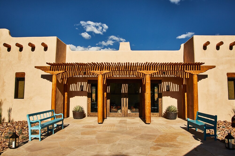 Bishops Lodge Ranch Resort And Spa 82/84
