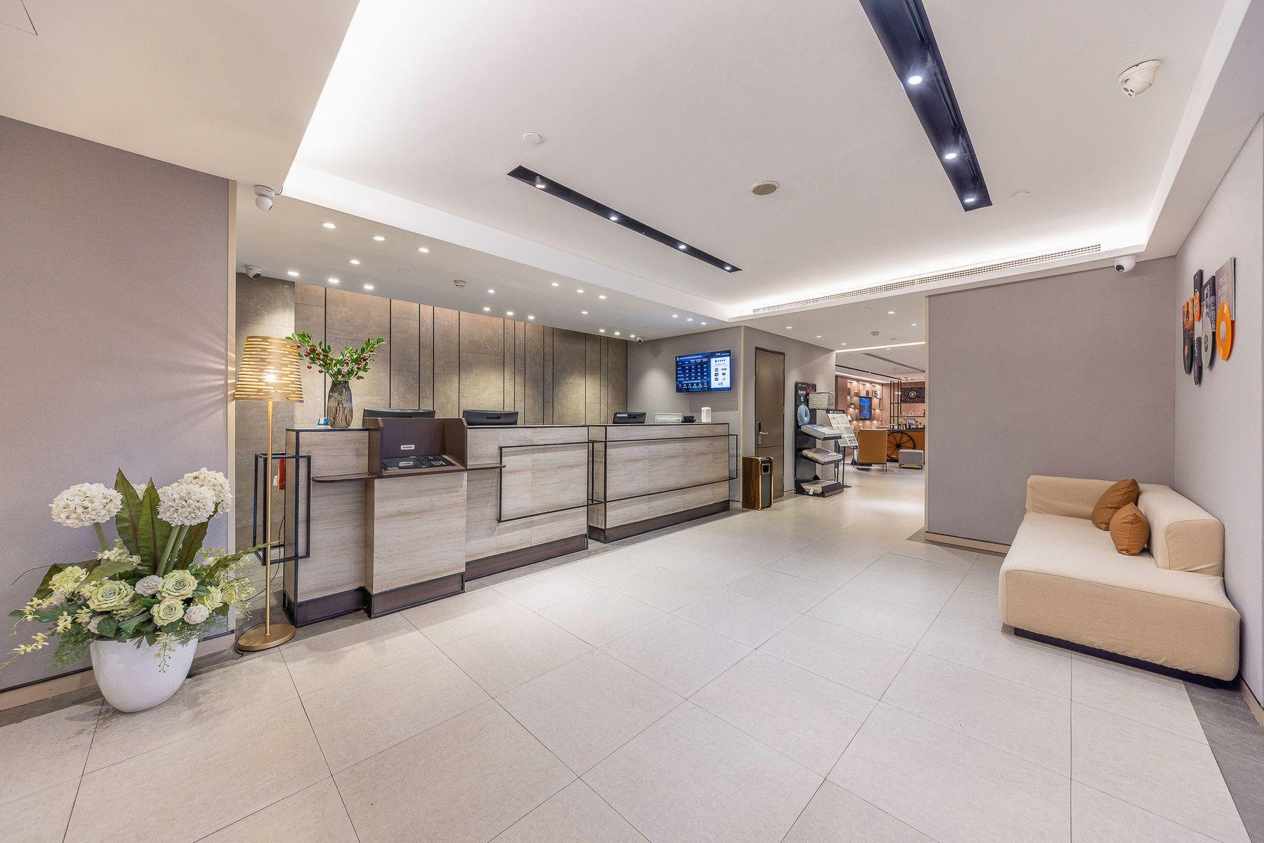 Home Inn Plus (Lanzhou Zhangye Road Xiguan Metro Station) 11/39