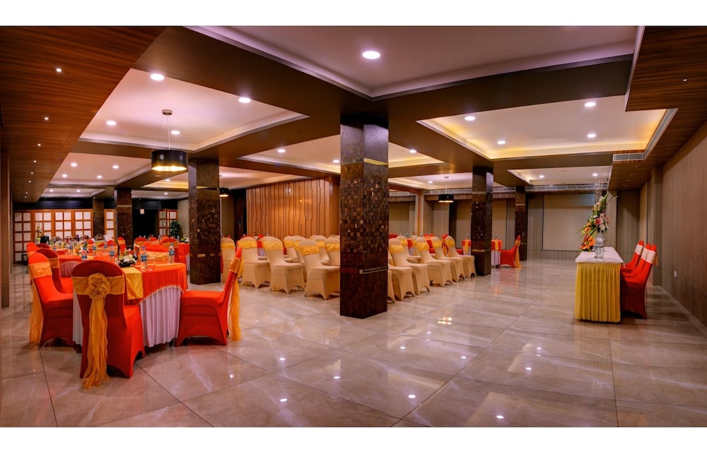 Udaan Clover Hotel Banquet & Spa 4/22