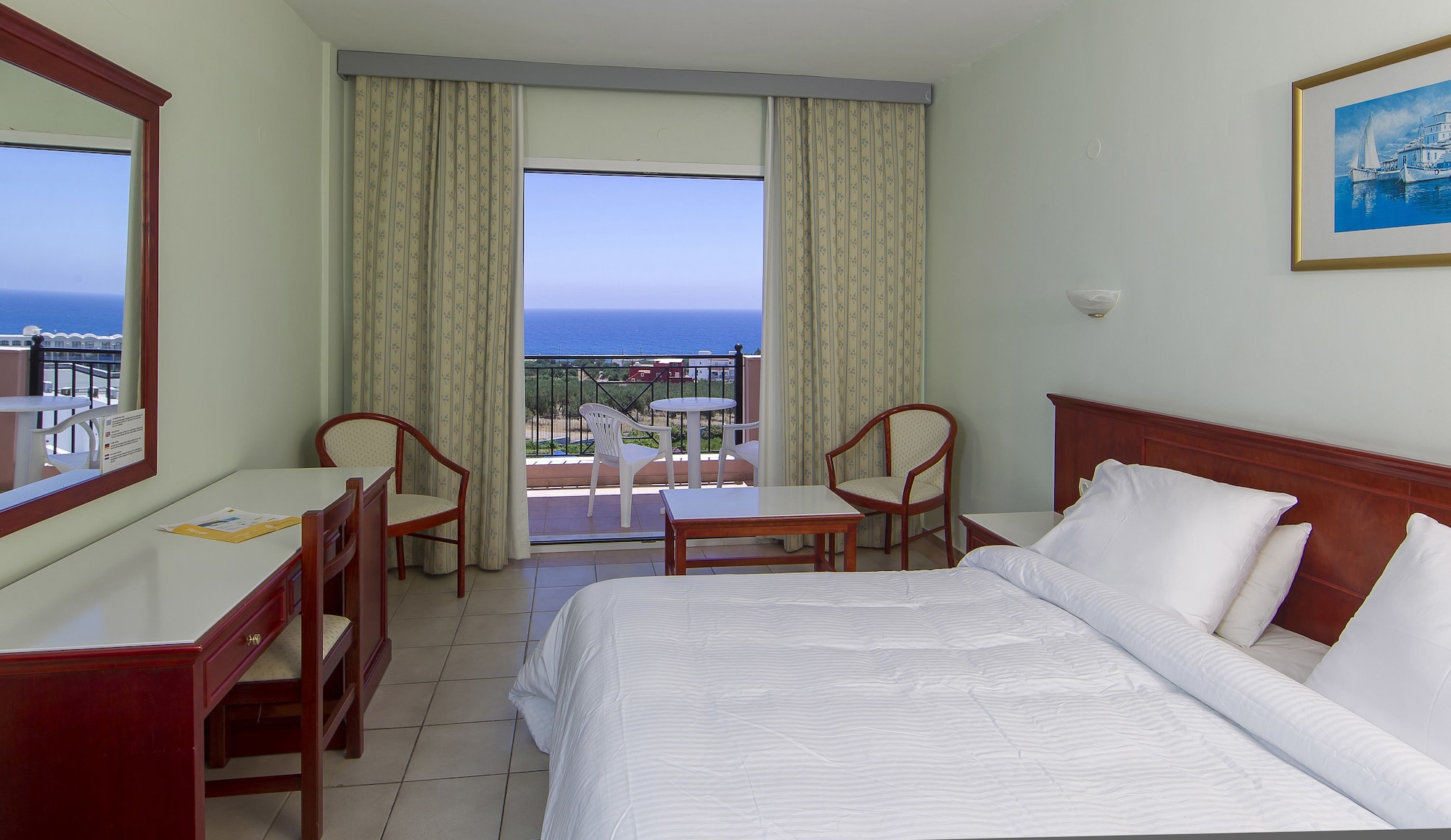 غرفة بسرير مزدوج بإطلالة على البحر مع أريكة، Mare Village Ierapetra 7/10