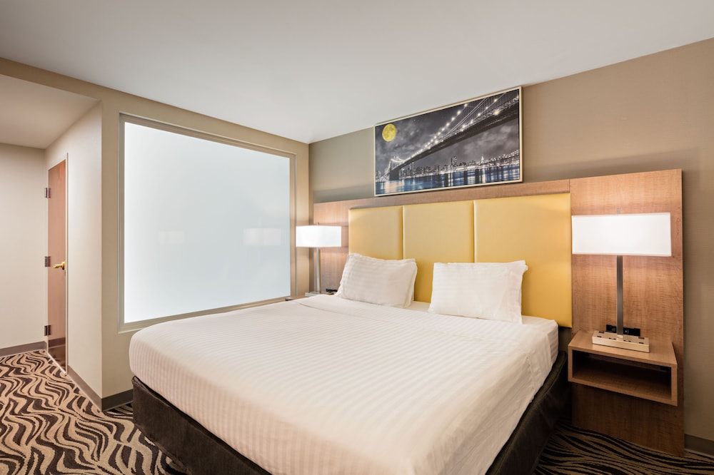 Holiday Inn Express Brooklyn 10/29