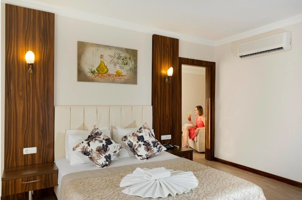 Tymnos Hotel 13/43