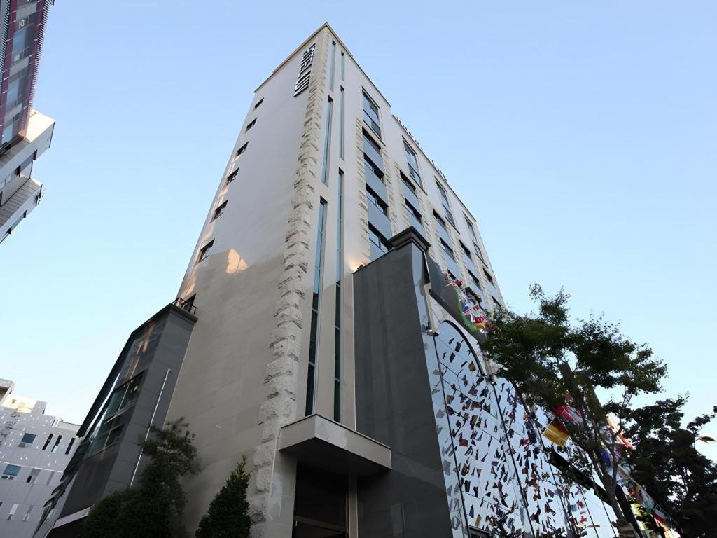 Business Design Hotel LUV 20/98