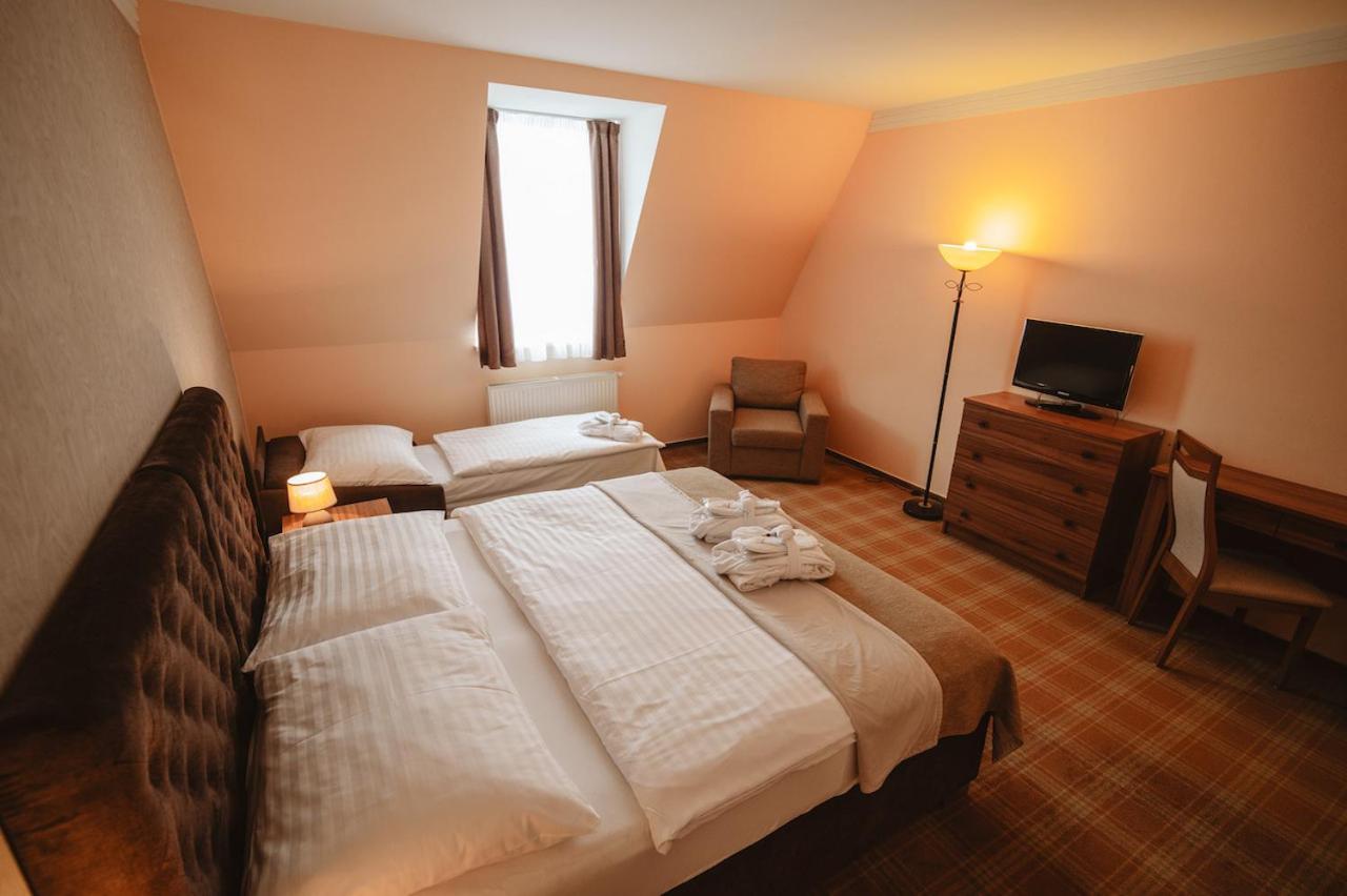 Standard, Double Bed