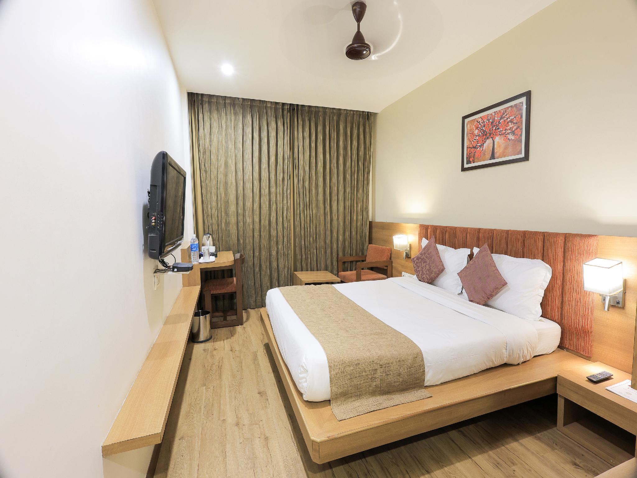 Oyo 9677 Hotel Surya 7/29