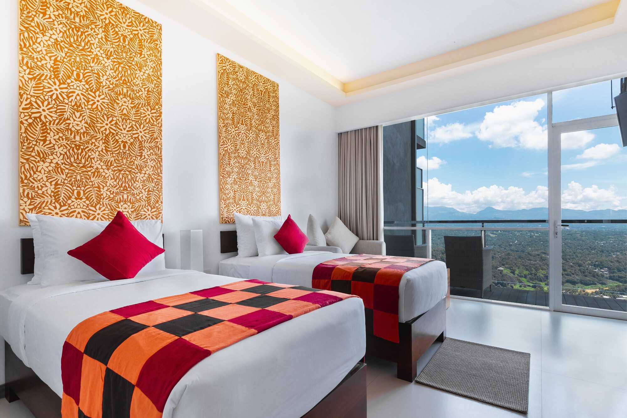 DELUXE, TWIN BEDS, MOUNTAIN VIEW