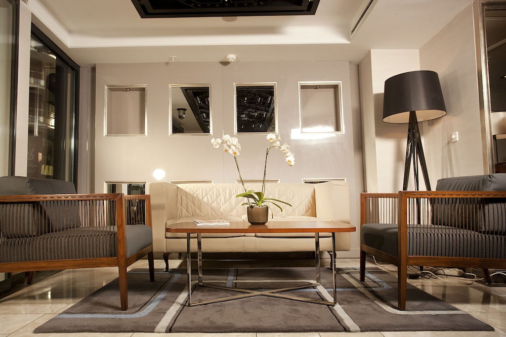 La Villa Hotel 26/41