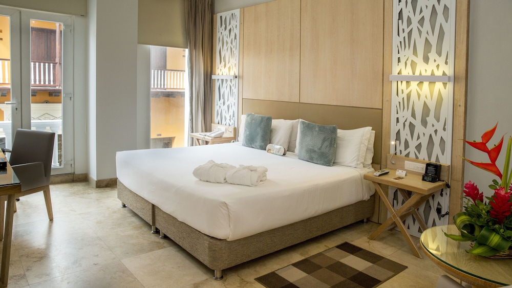 GHL Collection Arsenal Hotel 28/74