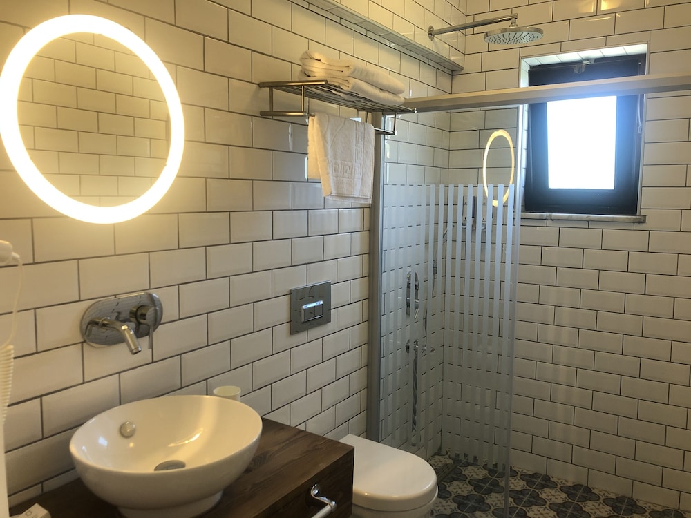 Bozcaada Kirli Otel 26/27