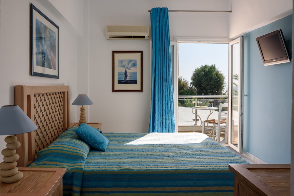 Alesahne Beach Hotel 31/74