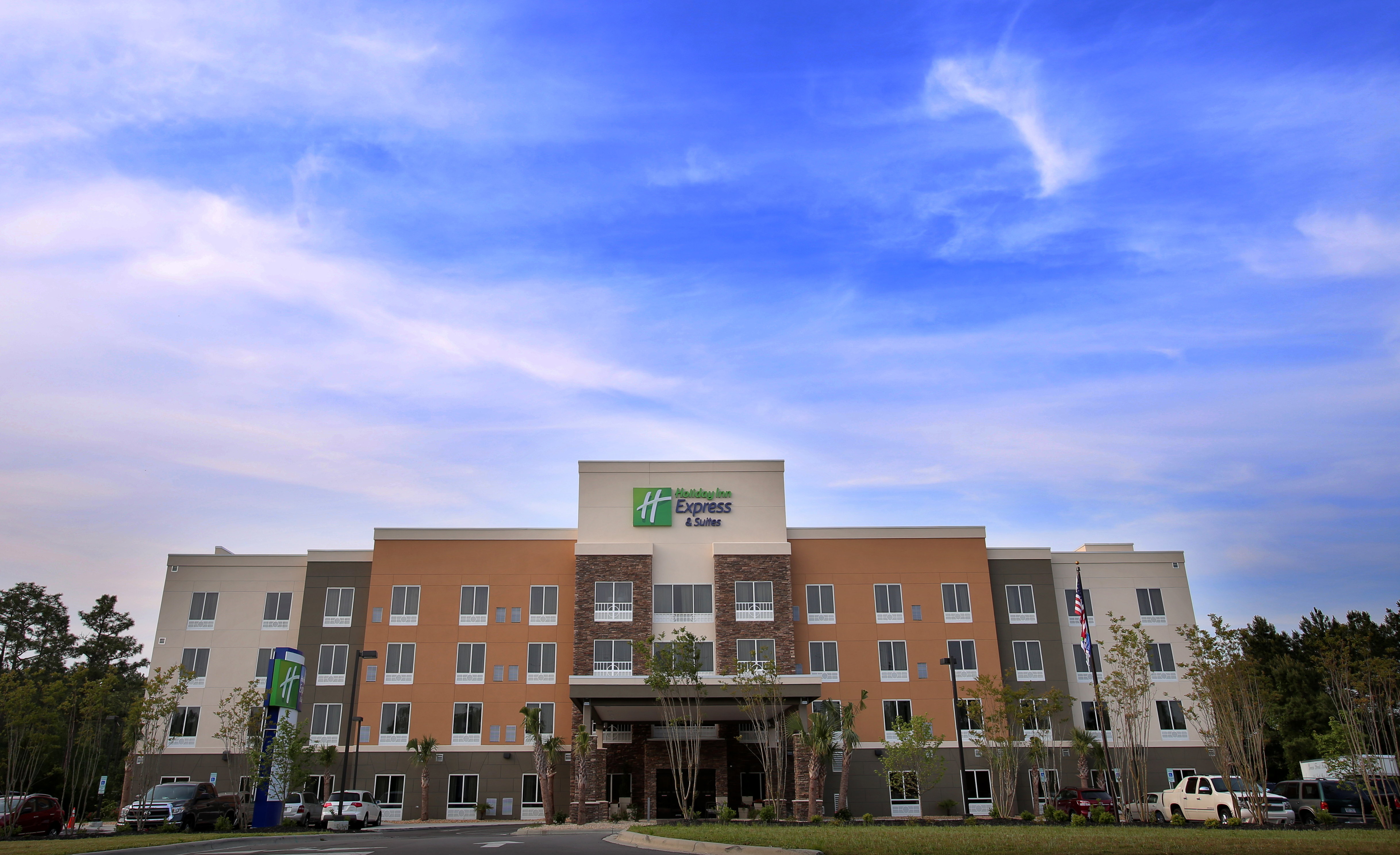 Holiday Inn Express Suites Southport Oak Island Area 2/58