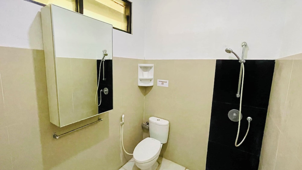 Aman Gati Hotel Lakey 48/50