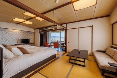 Garden, Twin Beds, Ocean View