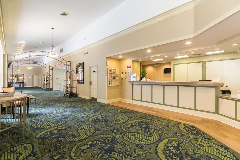 Quality Inn and Suites Conference Center West Chester 7/41
