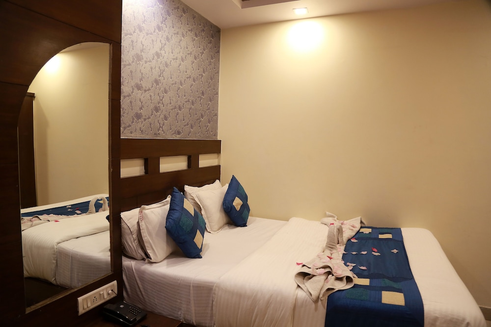 Hotel Shivam International 11/25