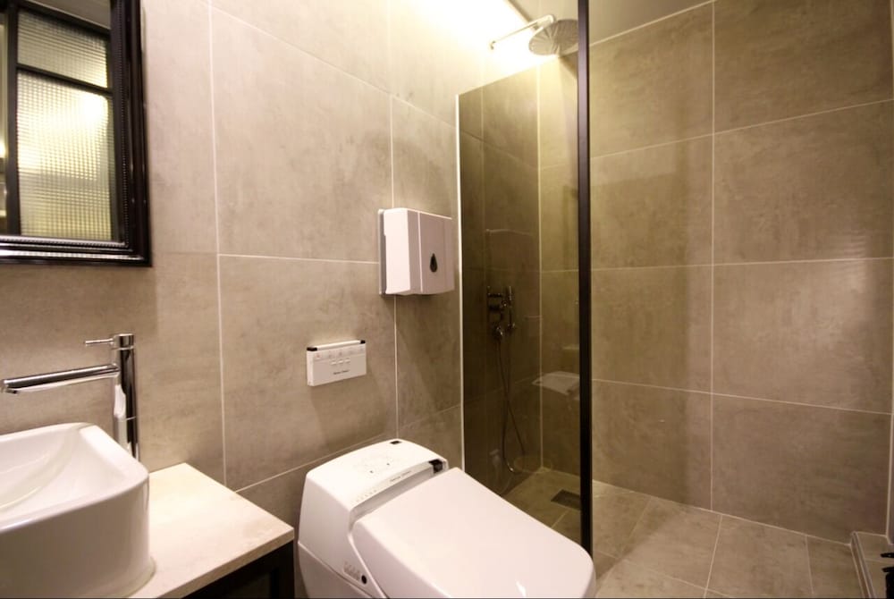 2 Heaven Hotel 63/69