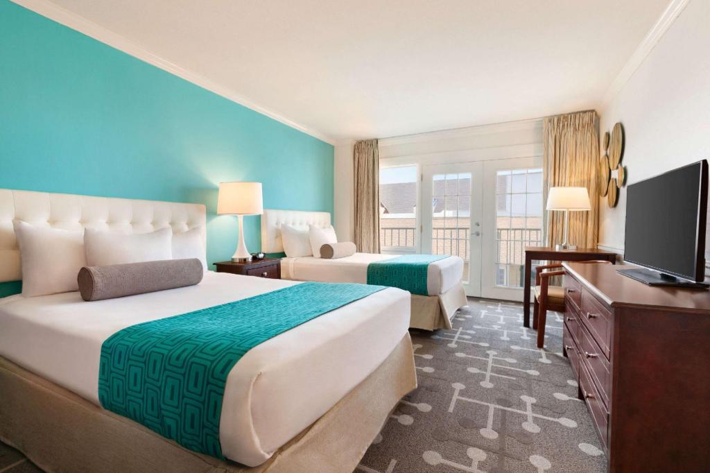 Room, 2 Double Beds, Partial Ocean Front, Partial Ocean View