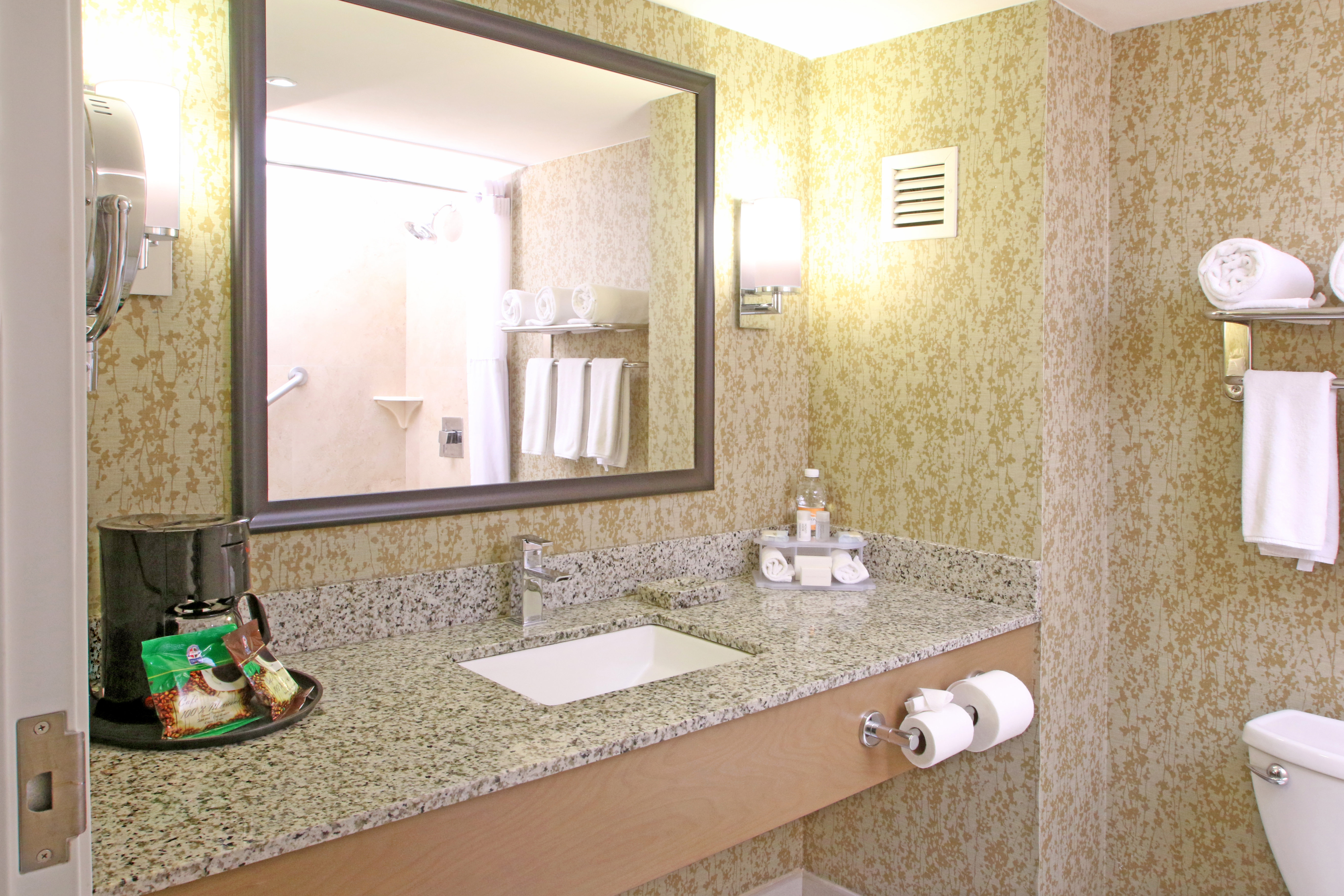 Holiday Inn Express & Suites Cuernavaca 50/50