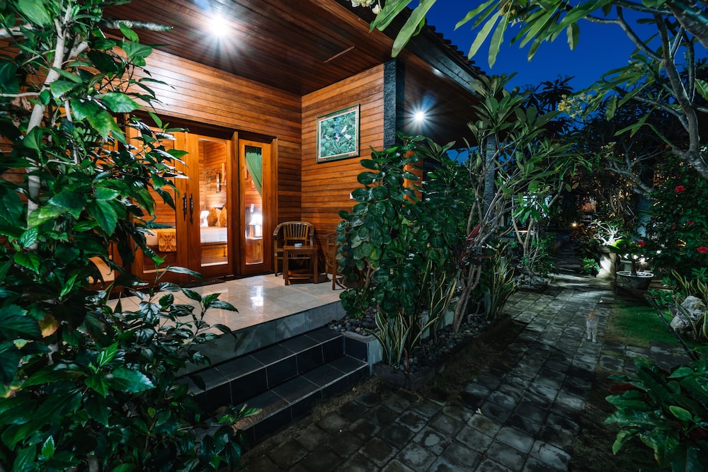 D And B Bungalow 62/67