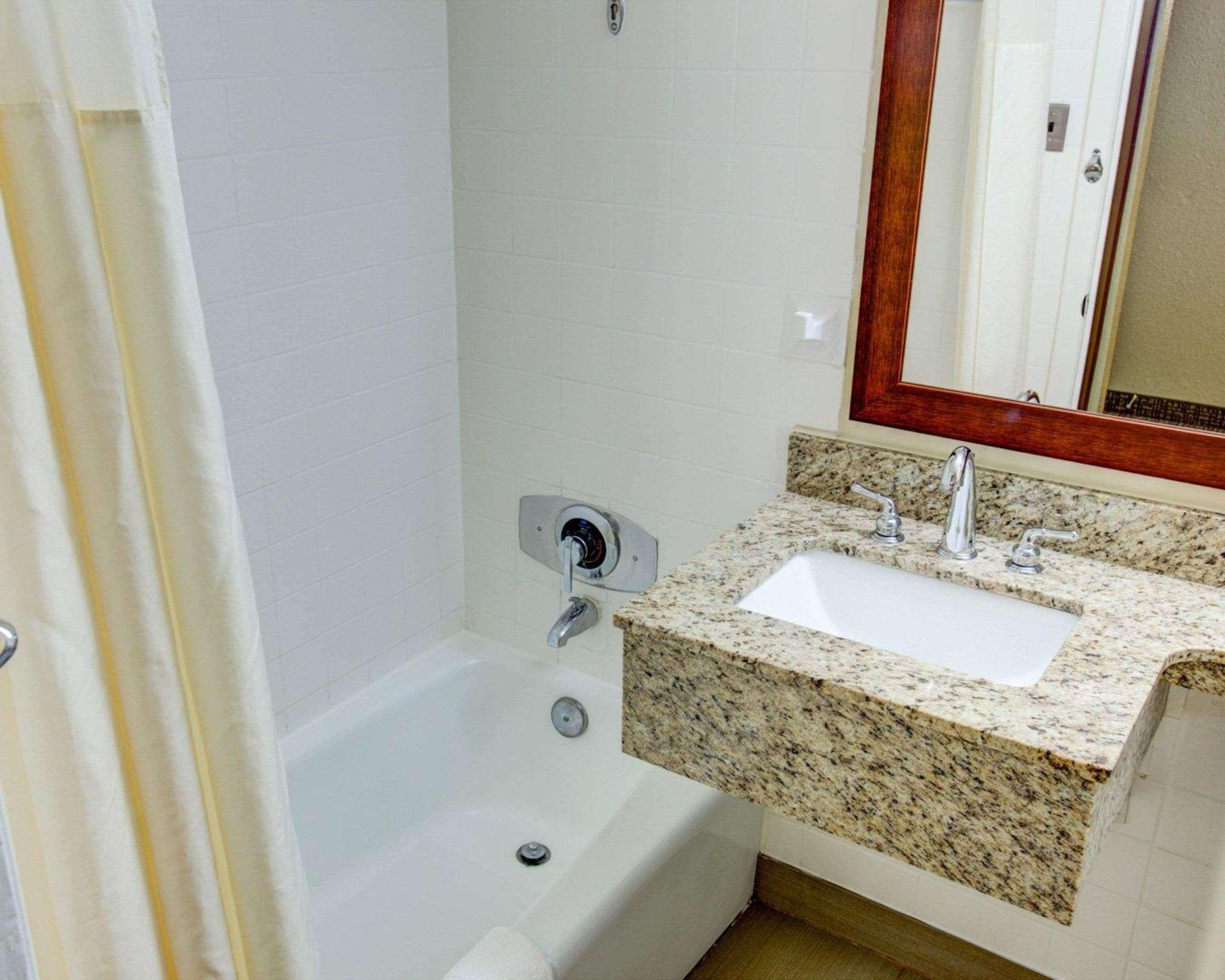 ROOM, DOUBLE BED, ACCESSIBLE