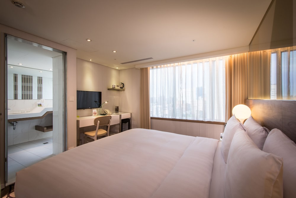 GREEN WORLD HOTEL ZHONGHUA 15/80