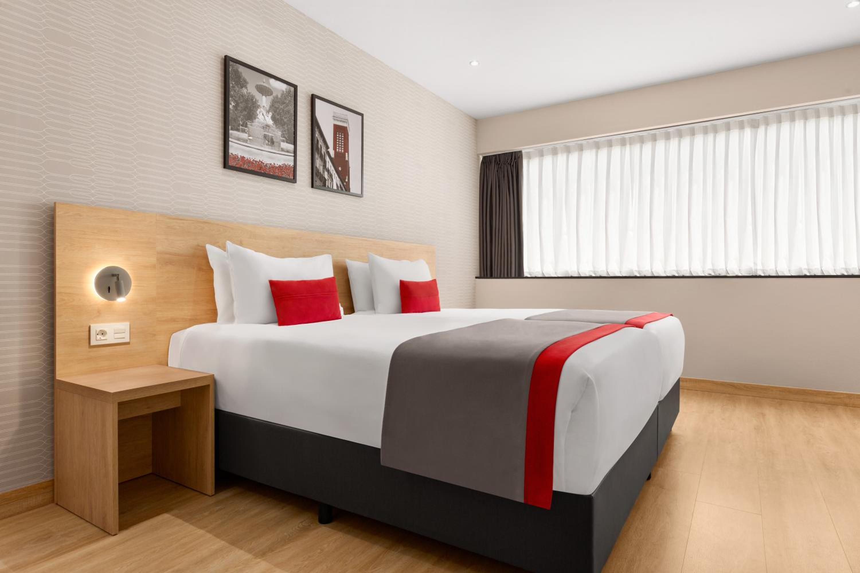 Room, Single Bed, Accessible