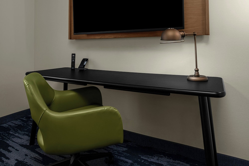 Fairfield Inn & Suites by Marriott Sacramento Winters 39/50