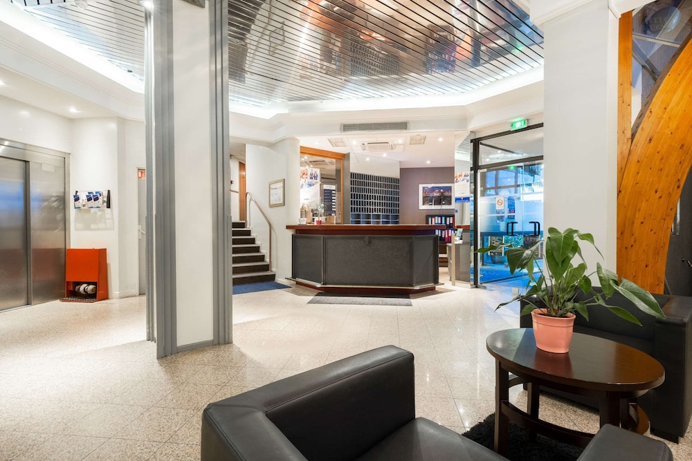 lobby