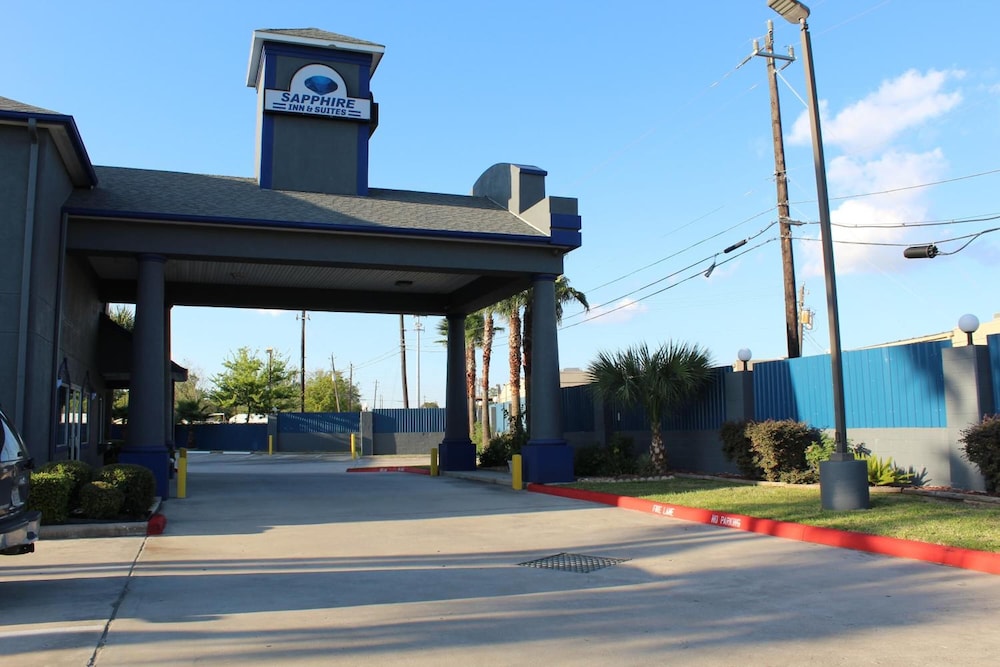 Sapphire Inn Suites 3/58