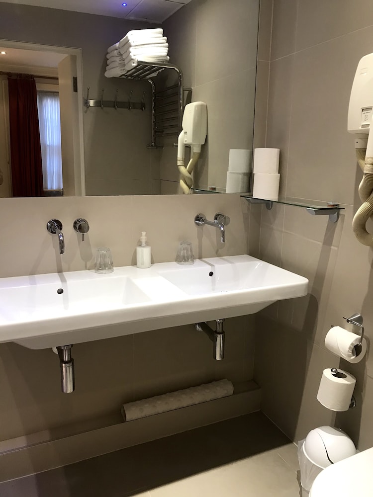 Rhodes Hotel 58/66
