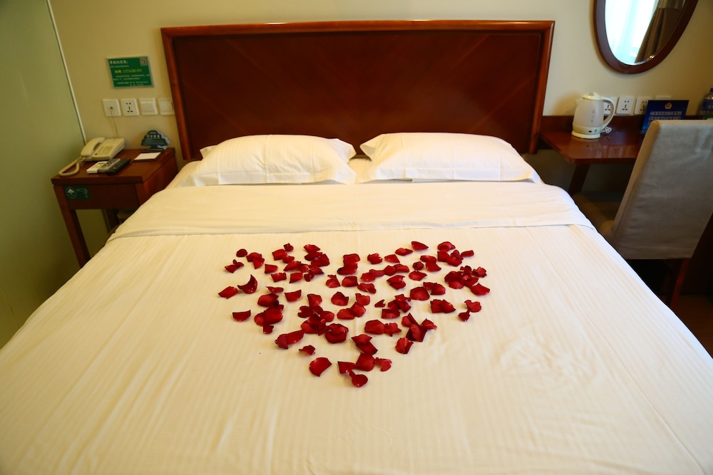 Greentree Inn Beijing Guangmingqiao Express Apartment Hotel 14/23