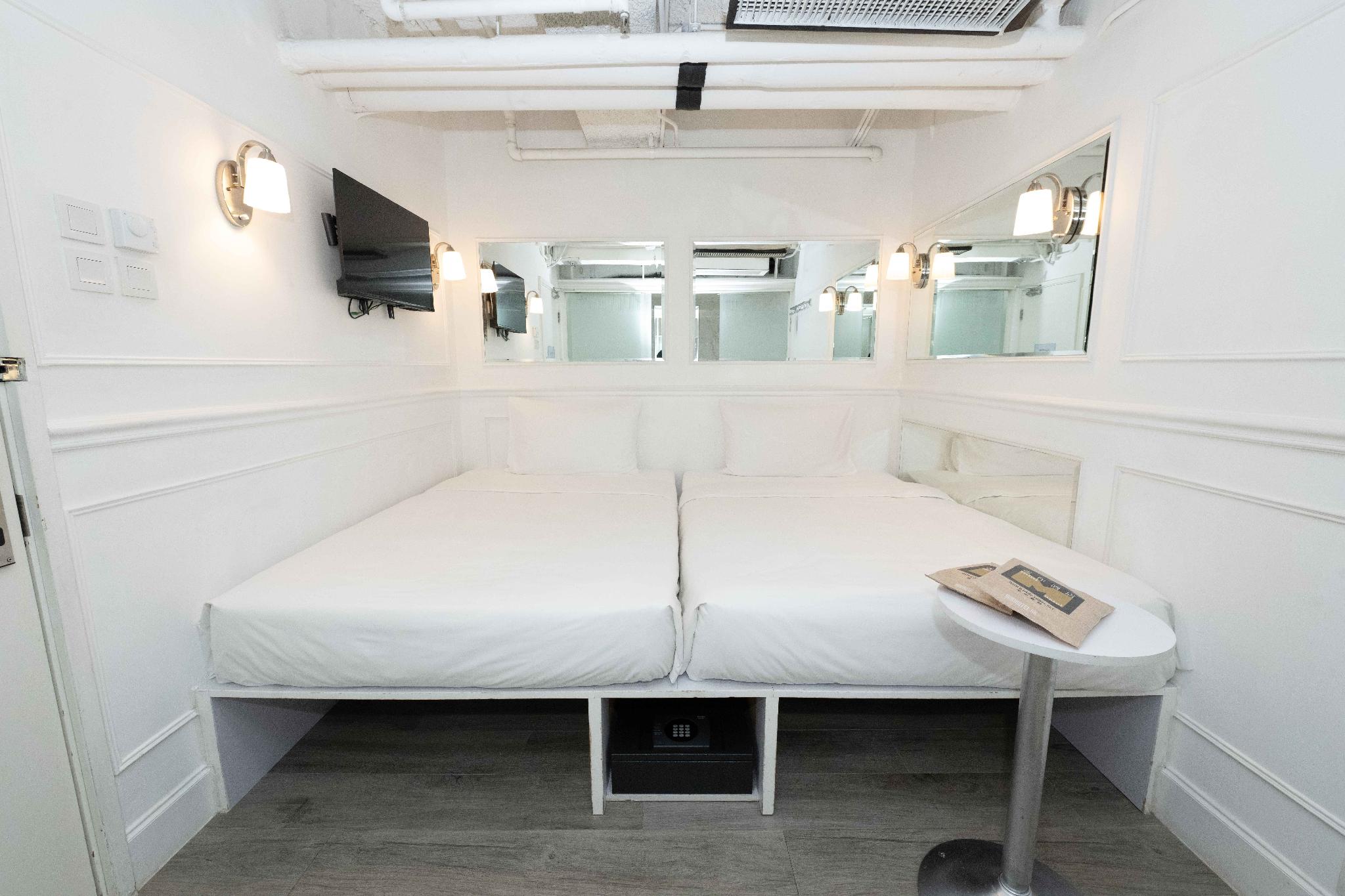 Smart, 2 Double Beds, No Window